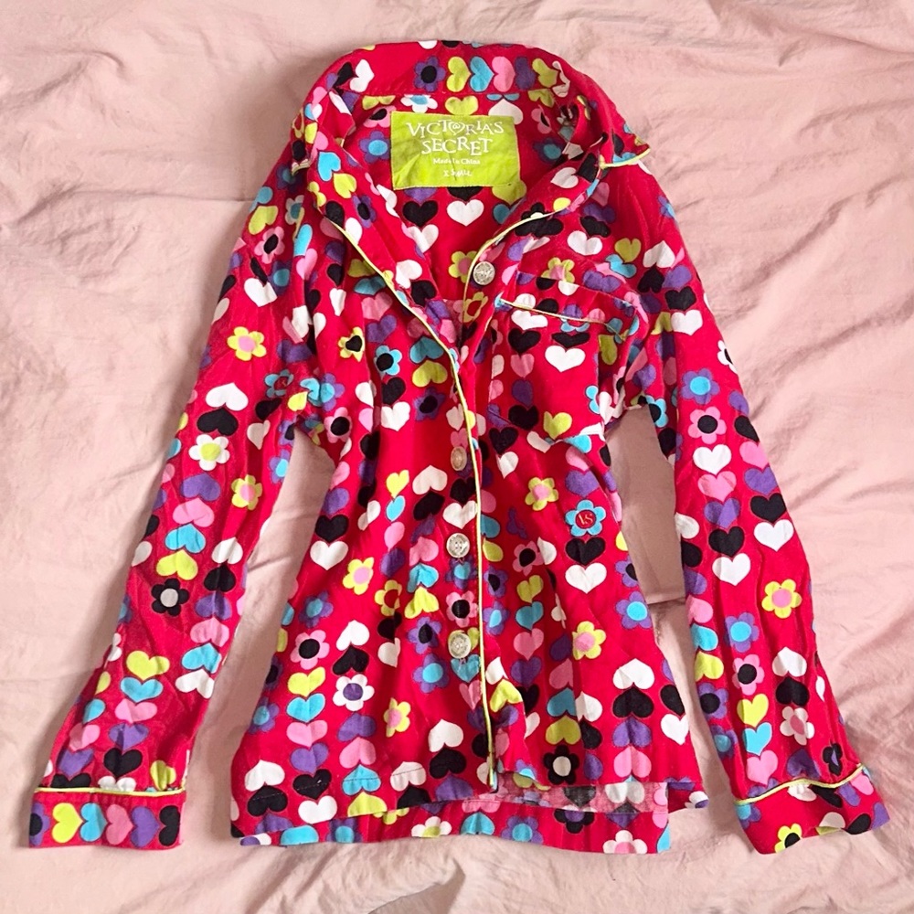 Vintage Y2K - 90s (?) Victoria’s Secret pj top!